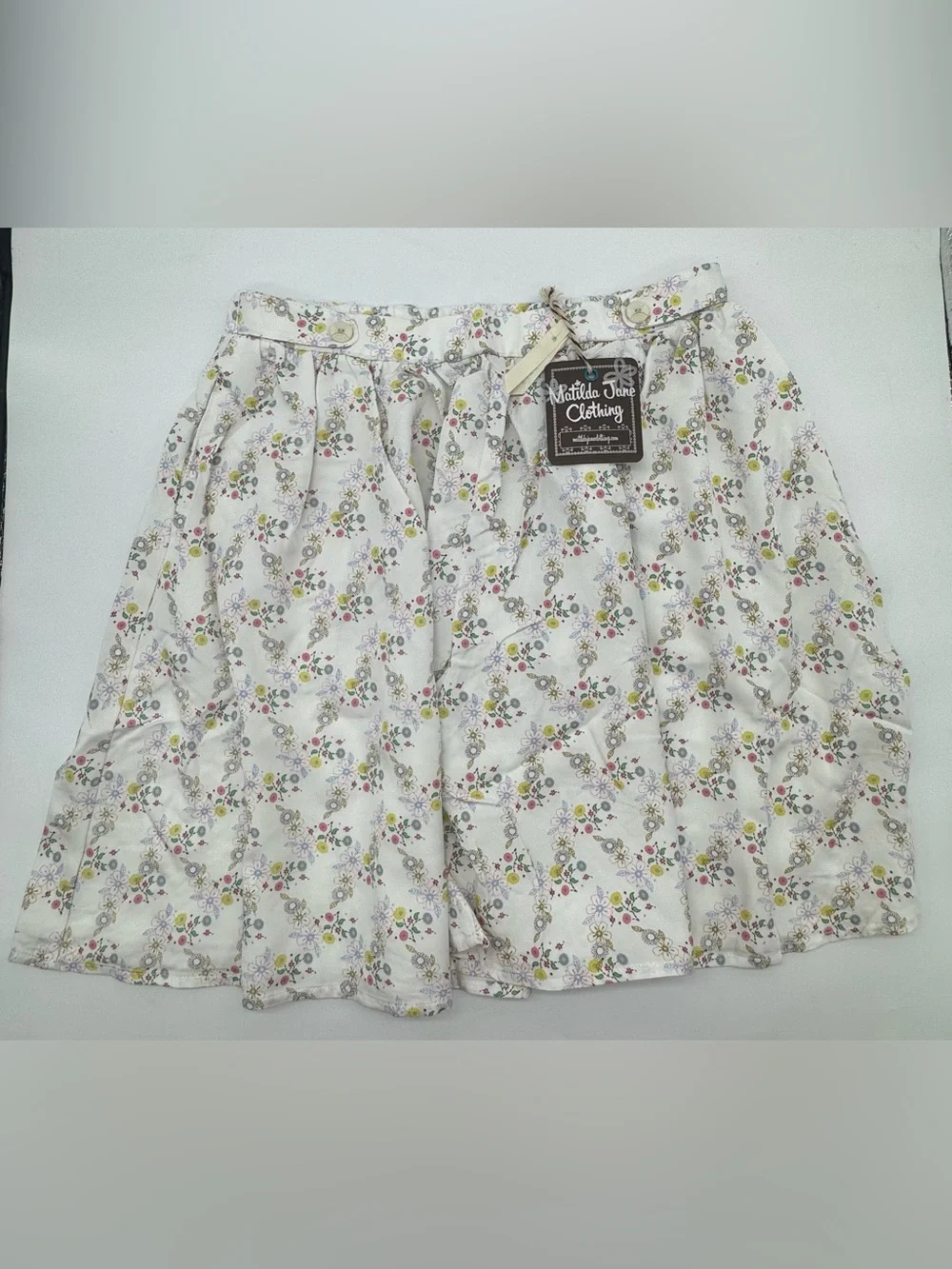 NWT Matilda Jane Hello Lovely Flouncy Floral Shorts